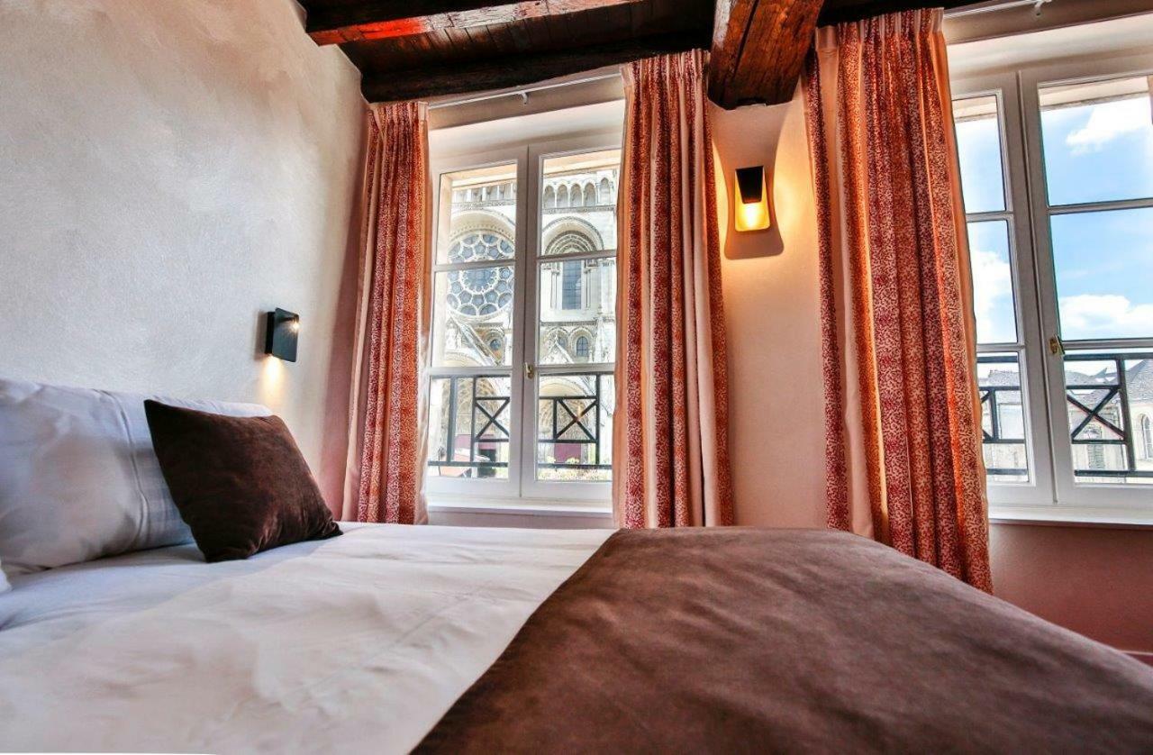 Logis Du Parvis ***Face Cathedrale/In Front Of The Cathedral*** Bed and Breakfast Λον Εξωτερικό φωτογραφία